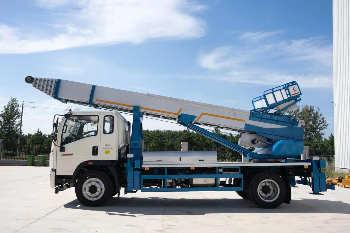 下陆云梯上料车租赁费用