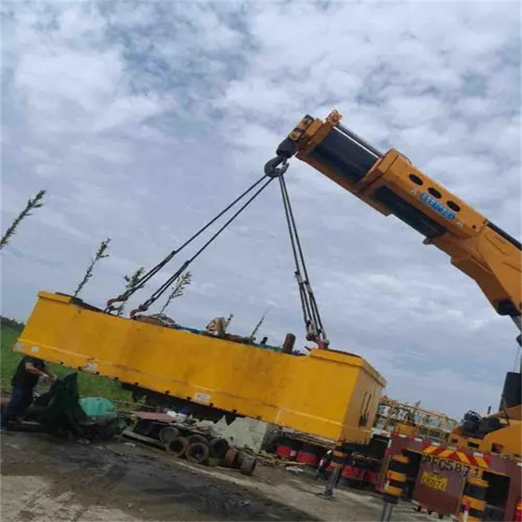 下陆随车吊吊集装箱怎么吊